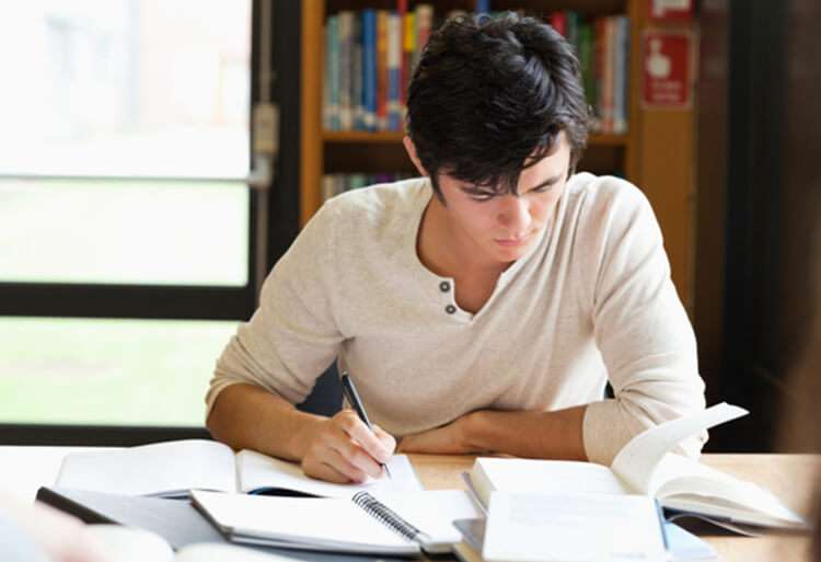 مباريات الأولمبياد الوطنية في الفيزياء والكيمياء والبيولوجيا 2018